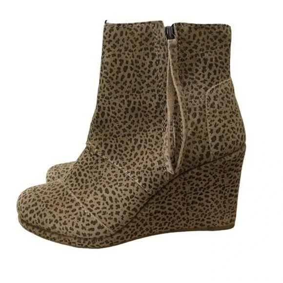 TOMS Desert Wedge Cheetah Print Side Zip Wedge Booties 6.5 - Picture 2 of 7